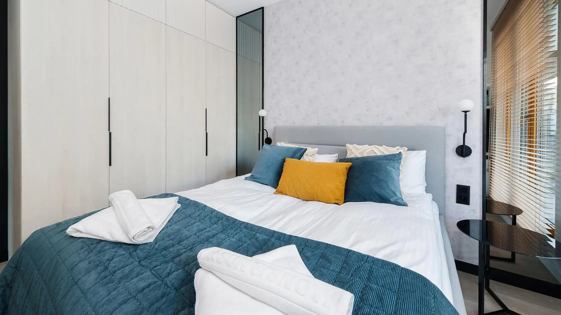 Premium In Novum City Center Near The Train Station By Sun & Snow Krakow 0*,  Poland