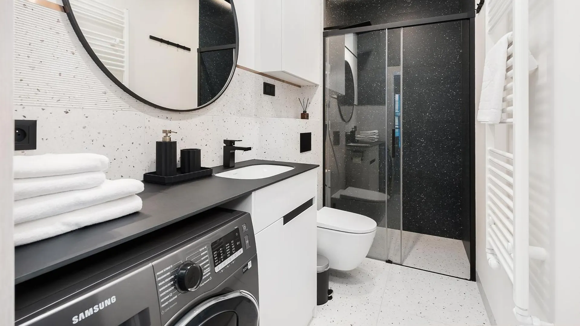 Premium In Novum City Center Near The Train Station By Sun & Snow Krakow Poland