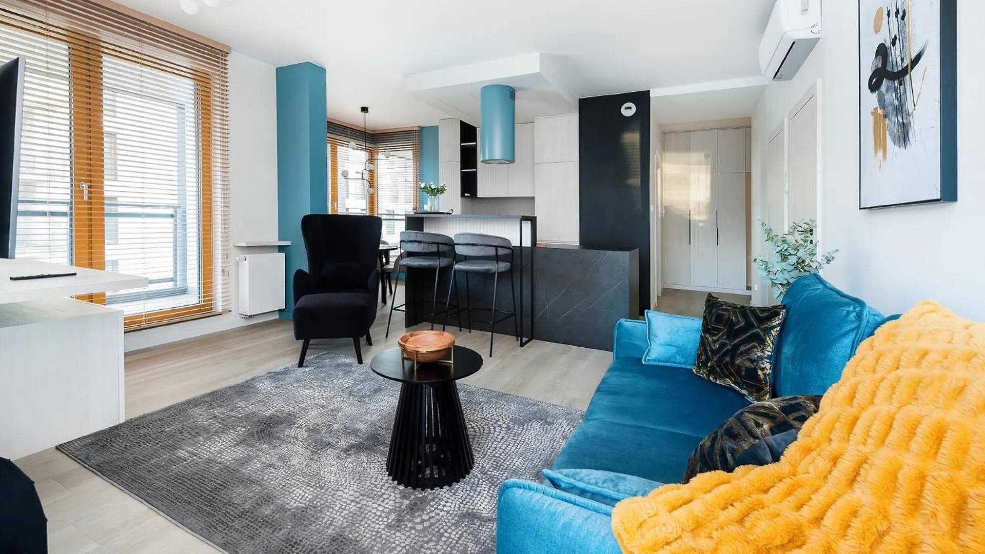 Apartment Premium In Novum City Center Near The Train Station By Sun & Snow Krakow